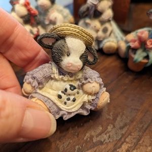 "Eggstra-special cow Mary Rhyner